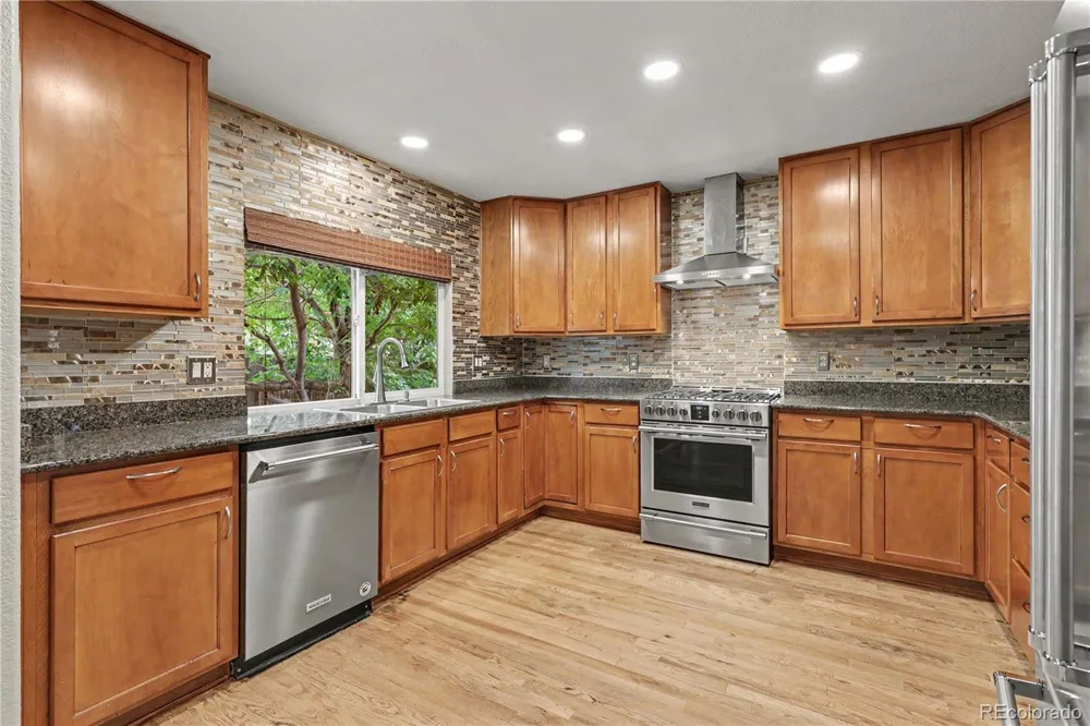 1242 E 100th Place Thornton, CO 80229