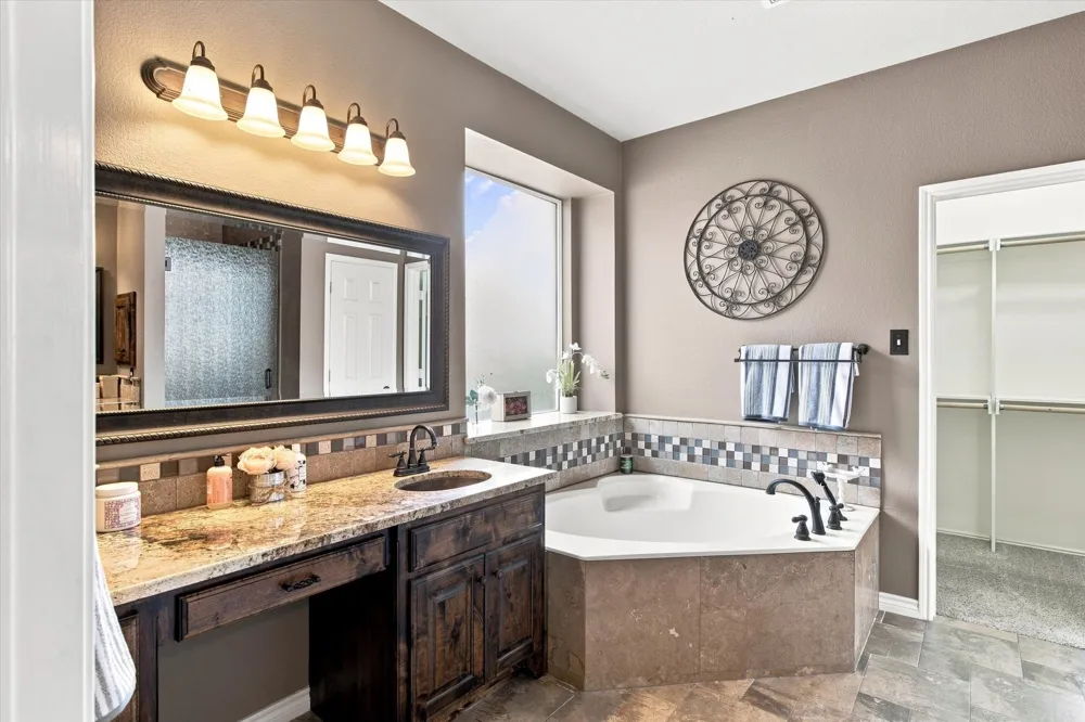 6625 Stewart Boulevard The Colony, TX 75056