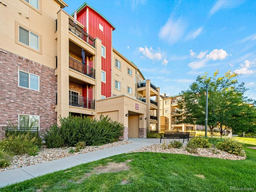 725 Elmhurst Drive #208 Highlands Ranch, CO 80129