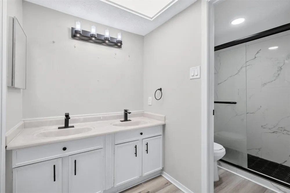 1902 Kings Arms Way Katy, TX 77493