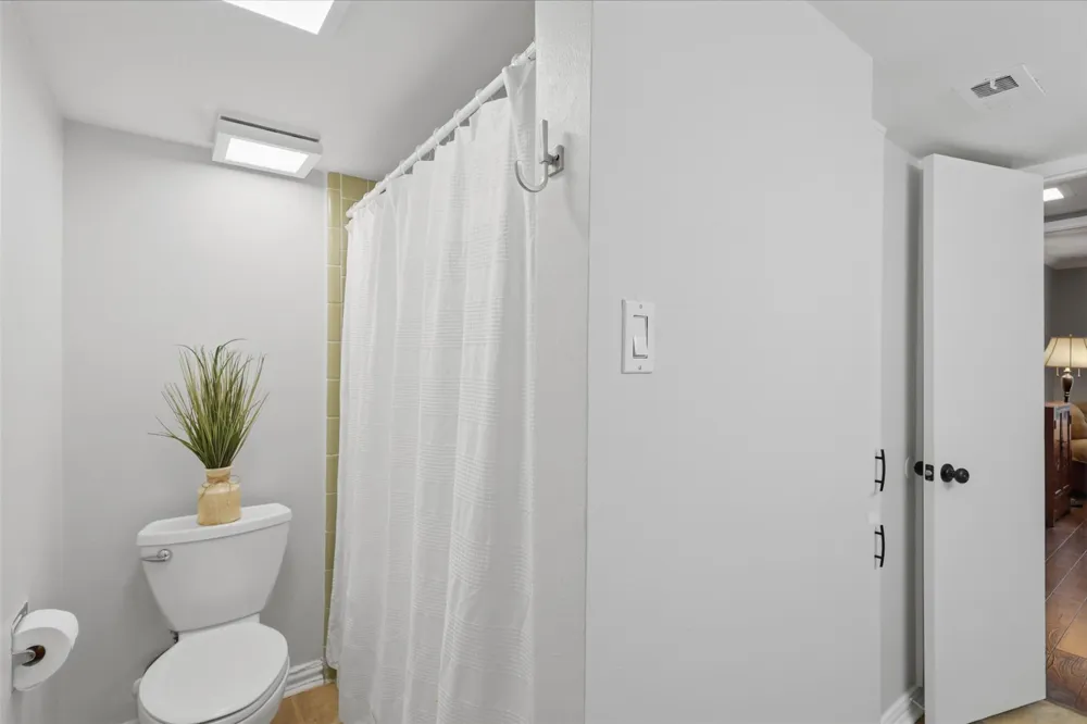353 Post Oak Lane #825 Houston, TX 77024