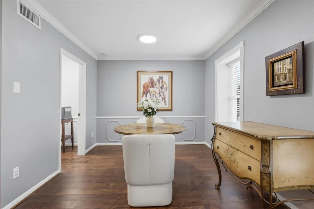 353 Post Oak Lane #825 Houston, TX 77024