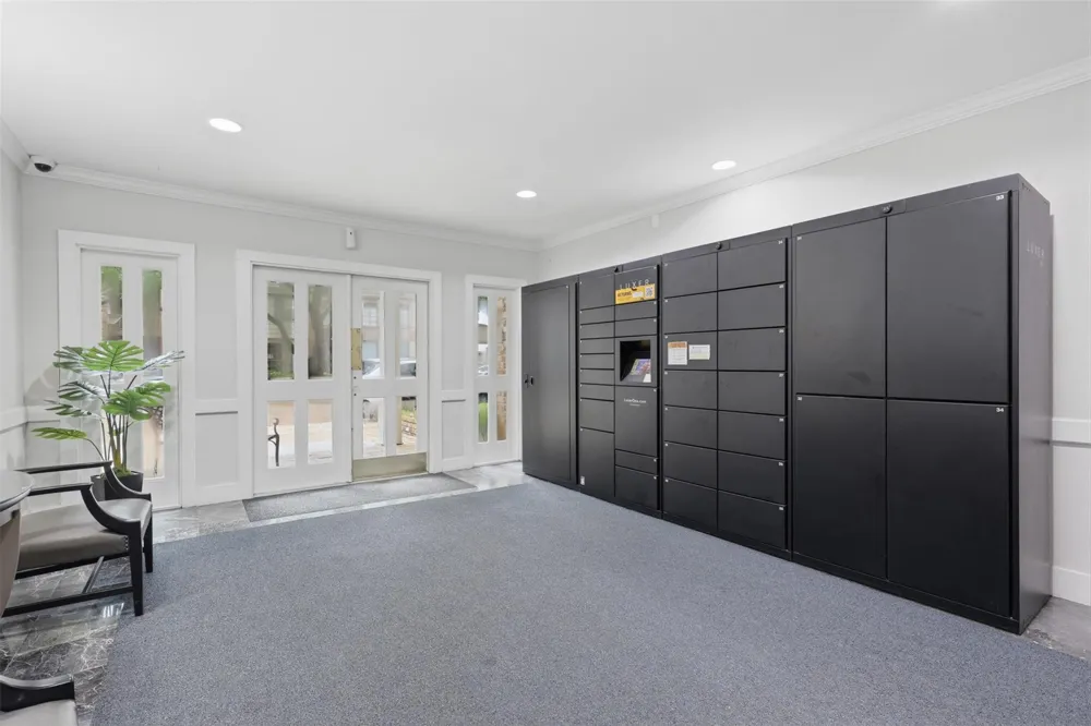 353 Post Oak Lane #825 Houston, TX 77024