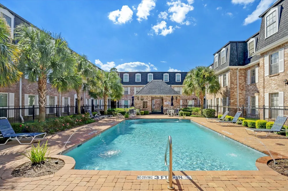 353 Post Oak Lane #825 Houston, TX 77024