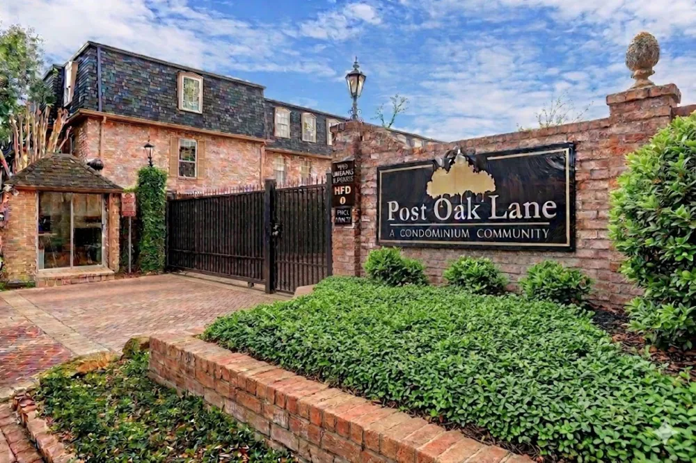 353 Post Oak Lane #825 Houston, TX 77024