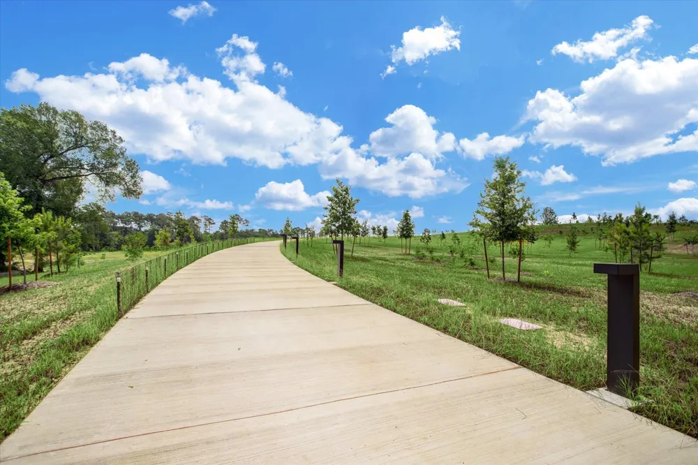 353 Post Oak Lane #825 Houston, TX 77024