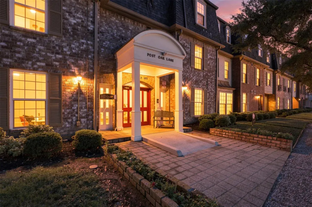 353 Post Oak Lane #825 Houston, TX 77024