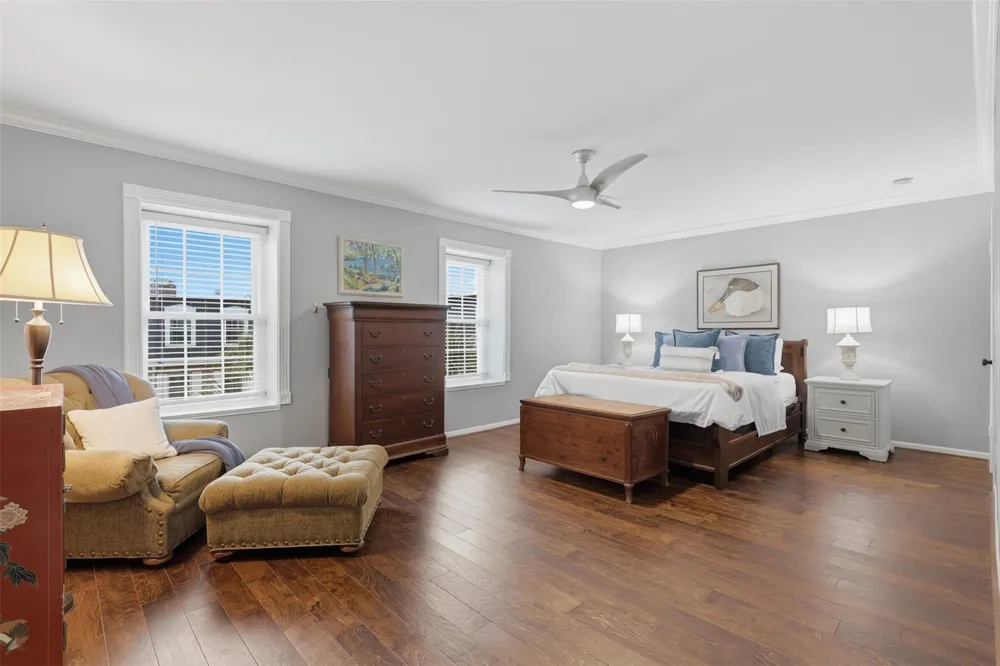 353 Post Oak Lane #825 Houston, TX 77024