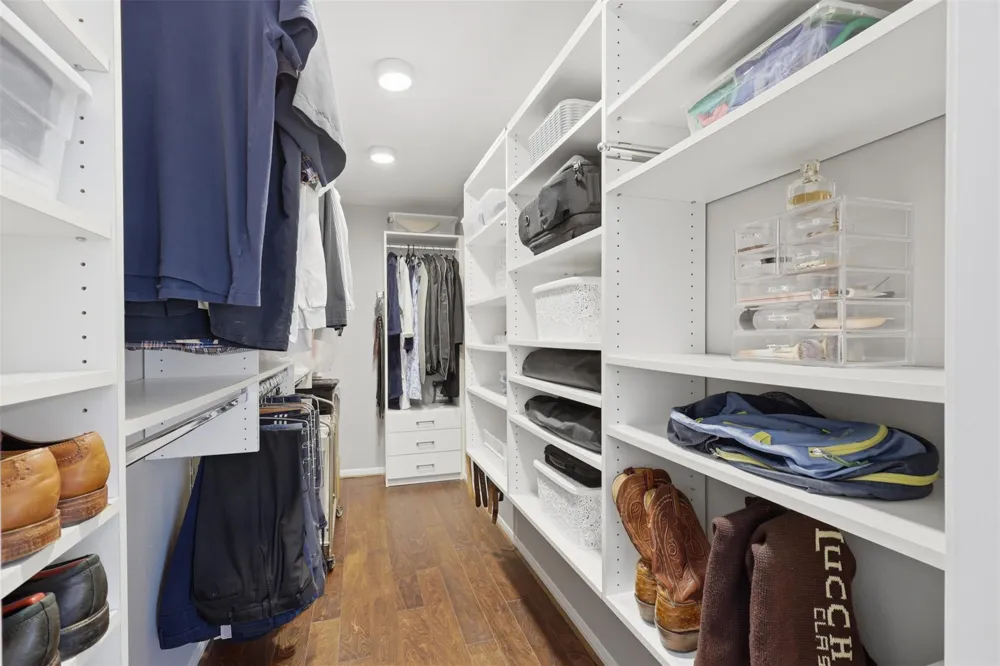 353 Post Oak Lane #825 Houston, TX 77024