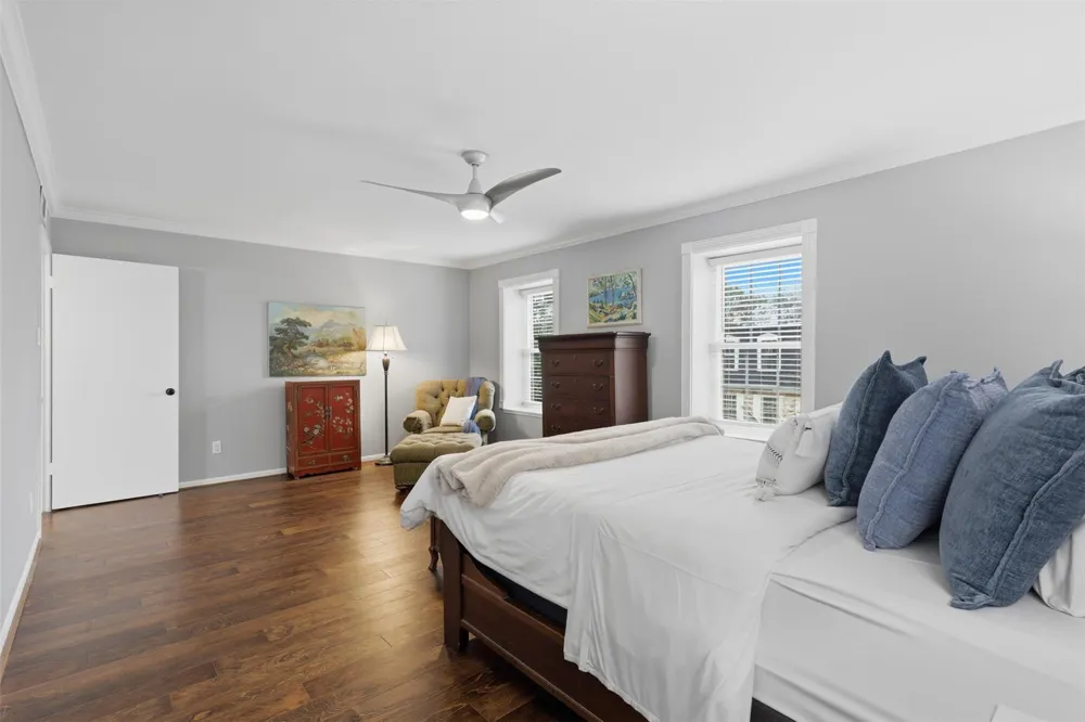 353 Post Oak Lane #825 Houston, TX 77024
