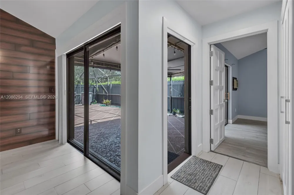 1050 Summit Trail Cir #B West Palm Beach, FL 33415