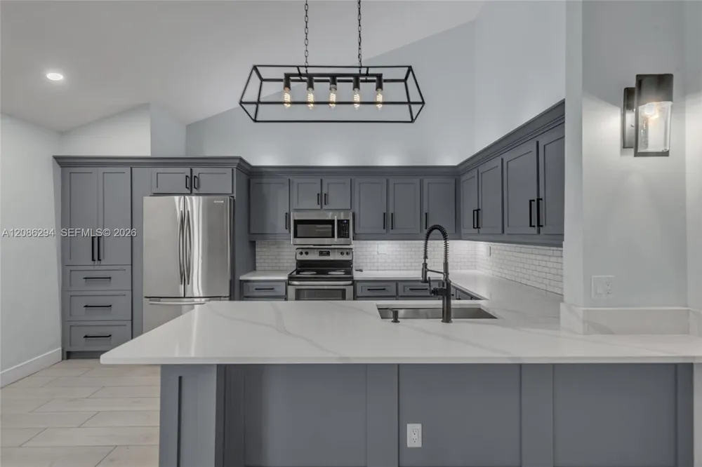1050 Summit Trail Cir #B West Palm Beach, FL 33415