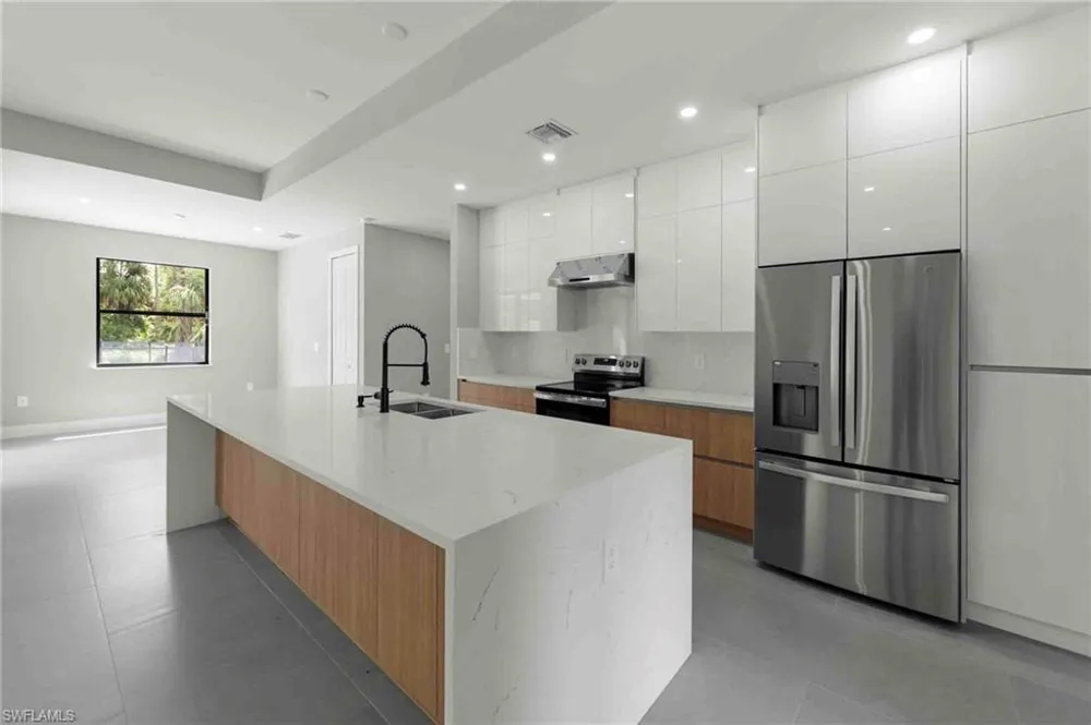 2610 4th Street NW Naples, FL 34120