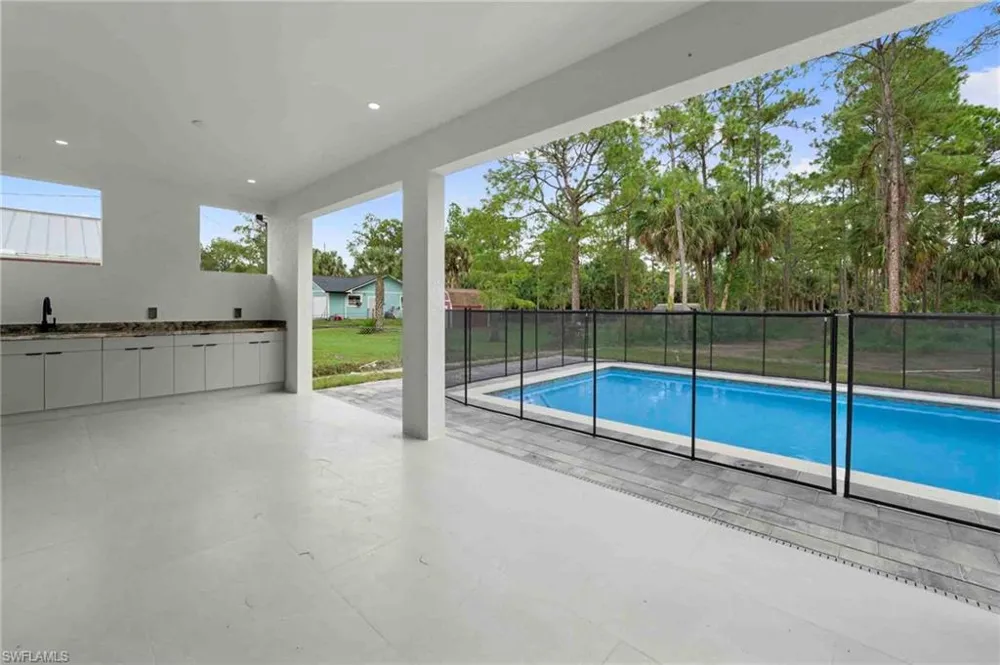 2610 4th Street NW Naples, FL 34120