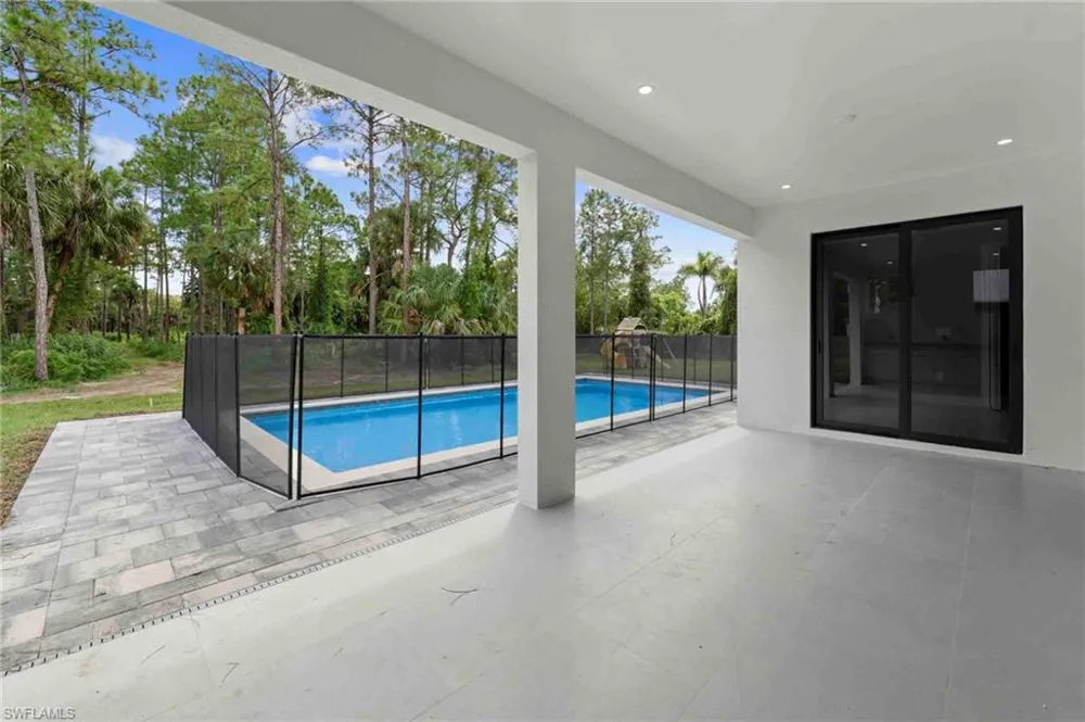 2610 4th Street NW Naples, FL 34120