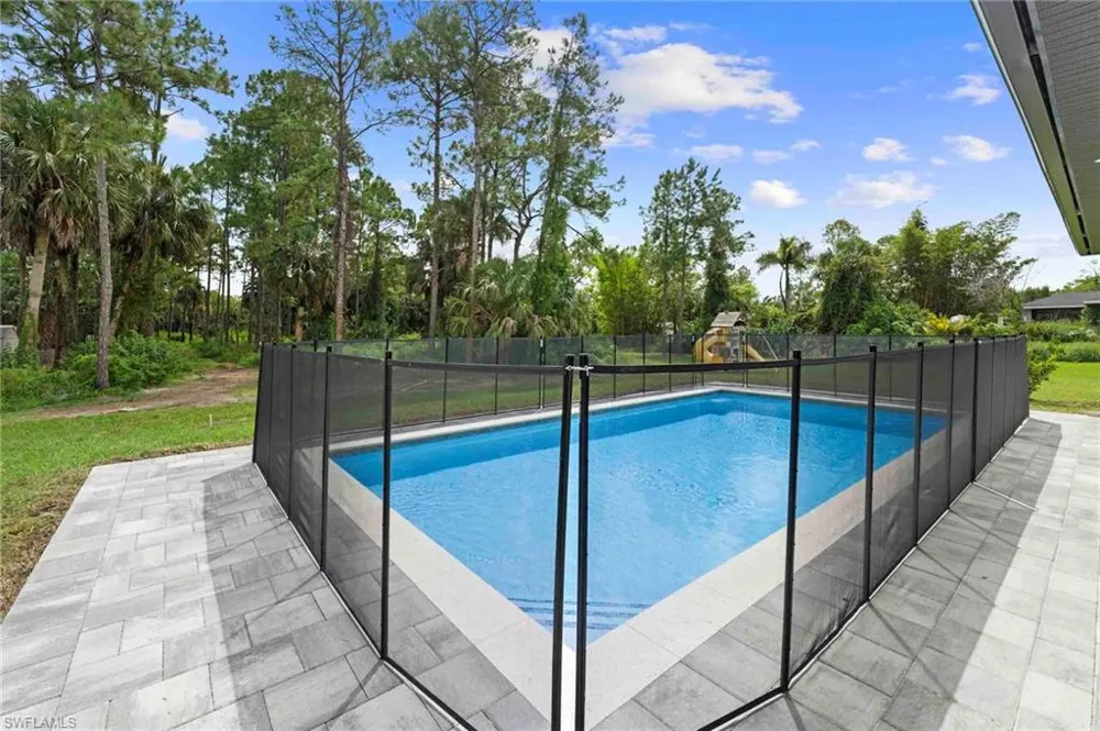 2610 4th Street NW Naples, FL 34120