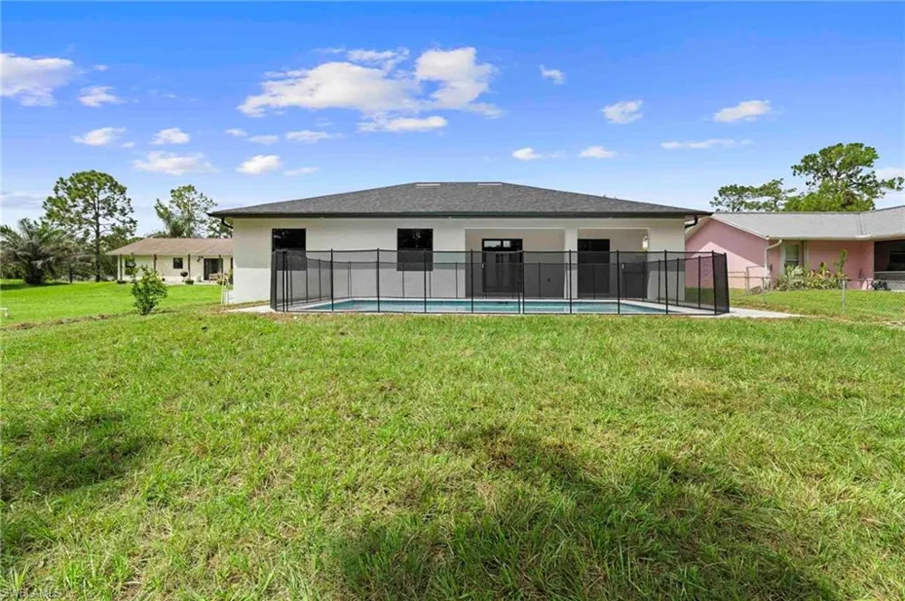 2610 4th Street NW Naples, FL 34120