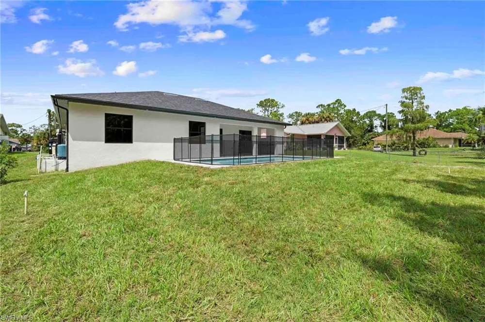 2610 4th Street NW Naples, FL 34120