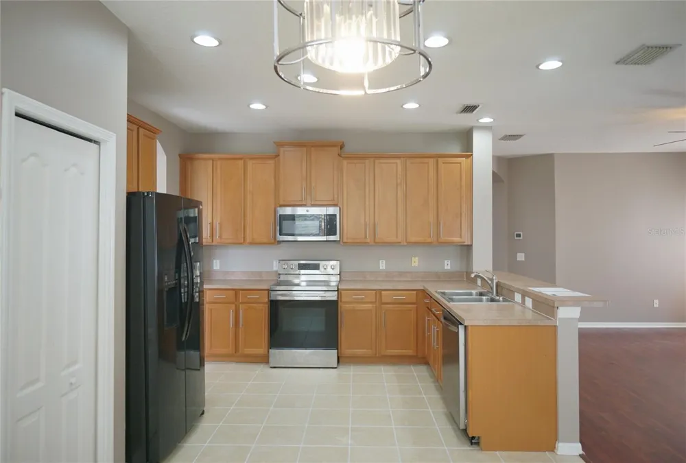 8718 SANDY PLAINS DRIVE Riverview, FL 33578