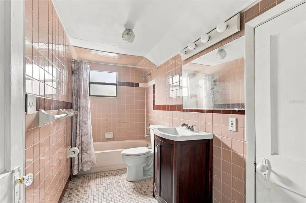2501 57TH PLACE St Petersburg, FL 33714