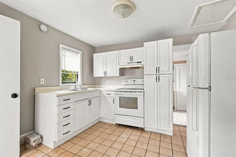 2501 57TH PLACE St Petersburg, FL 33714