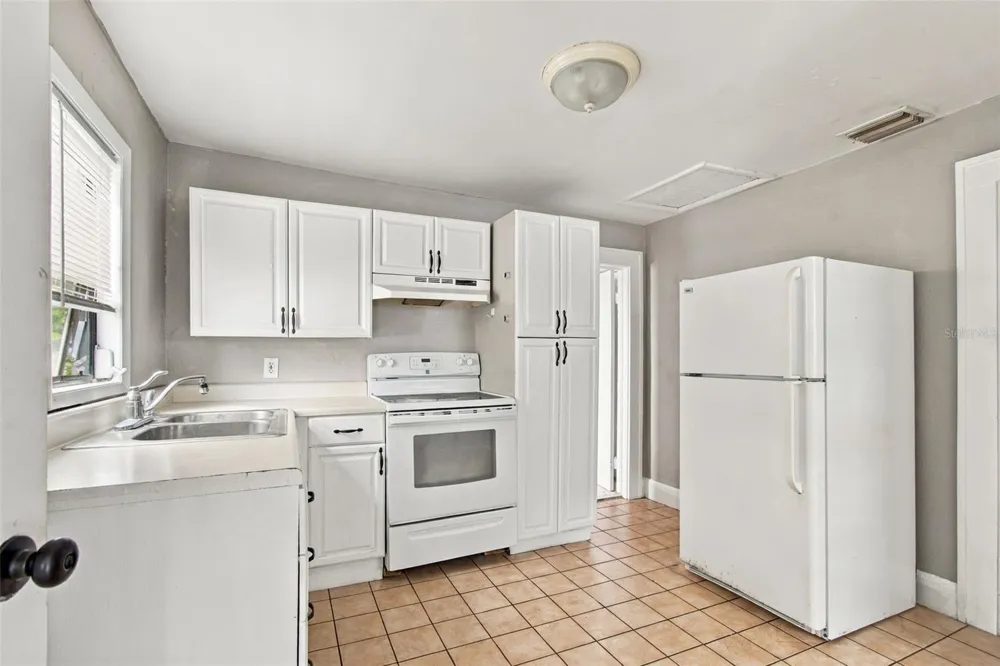 2501 57TH PLACE St Petersburg, FL 33714