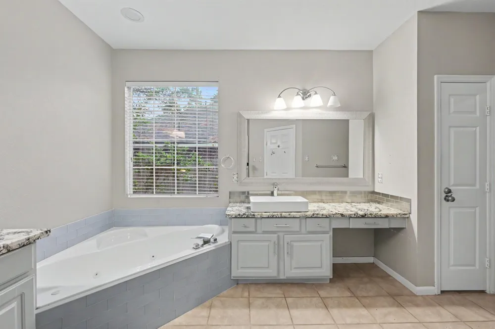 22 S Bristol Oak Circle Spring, TX 77382