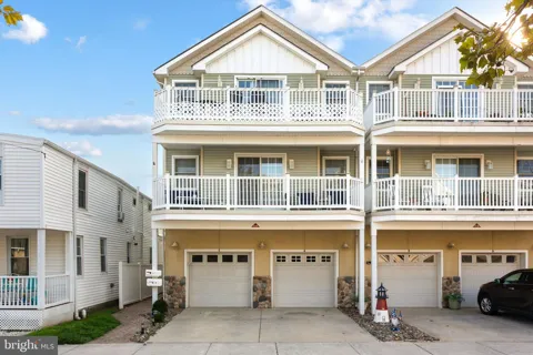 420 ROBERTS AVENUE #A