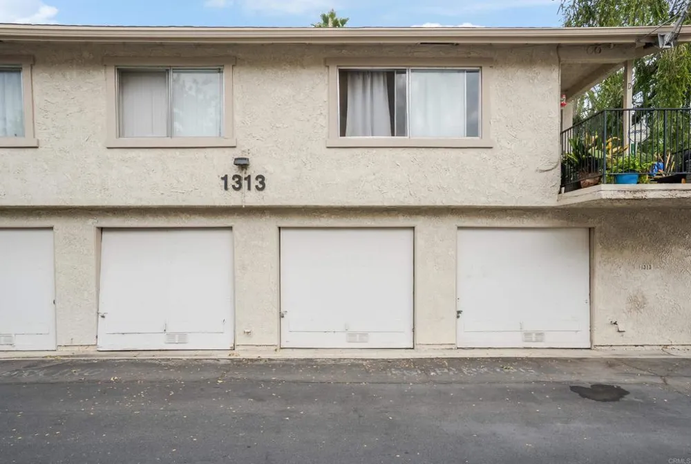 1313 Via Santiago #A Corona, CA 92882