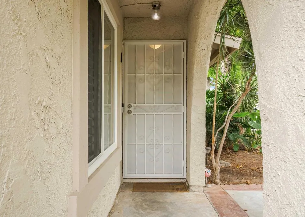 1313 Via Santiago #A Corona, CA 92882