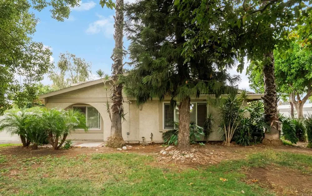 1313 Via Santiago #A Corona, CA 92882