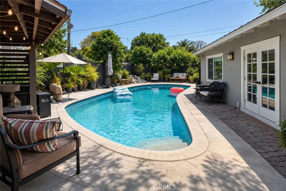 6254 Agnes Avenue North Hollywood, CA 91606