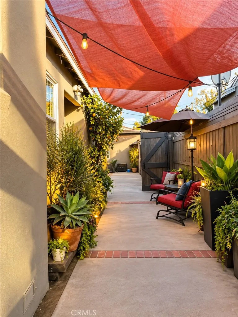 6254 Agnes Avenue North Hollywood, CA 91606