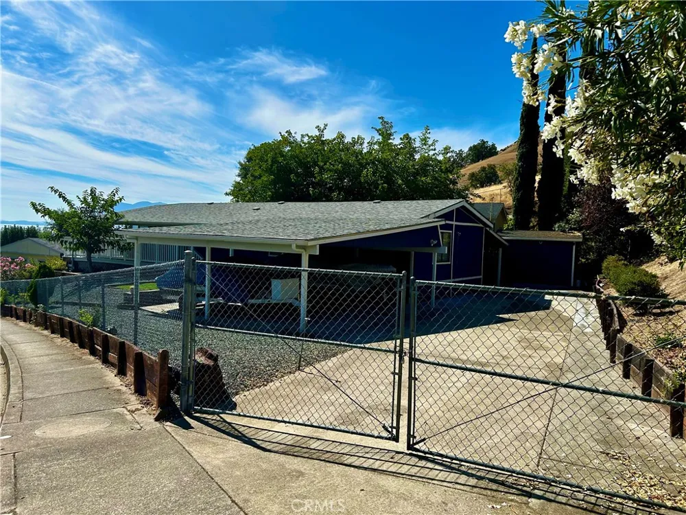 475 Walnut Lakeport, CA 95453
