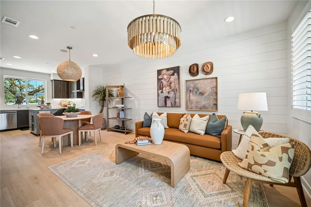 5871 Maplewood Lane #4 Simi Valley, CA 93063