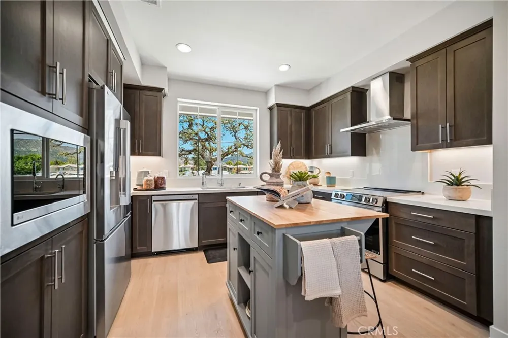 5871 Maplewood Lane #4 Simi Valley, CA 93063