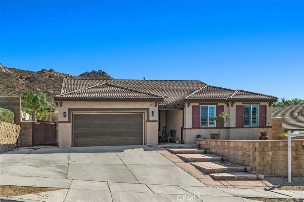7066 Almandine Jurupa Valley, CA 92509