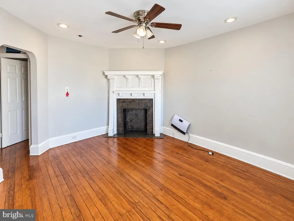 5548 SANSOM STREET Philadelphia, PA 19139