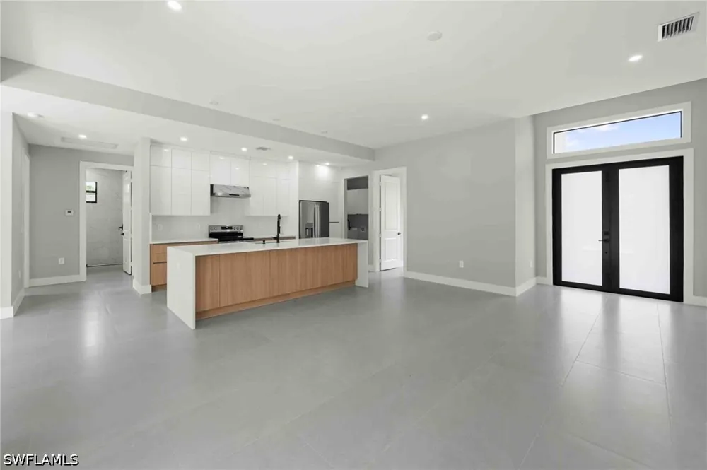 4th Street NW Naples, FL 34120