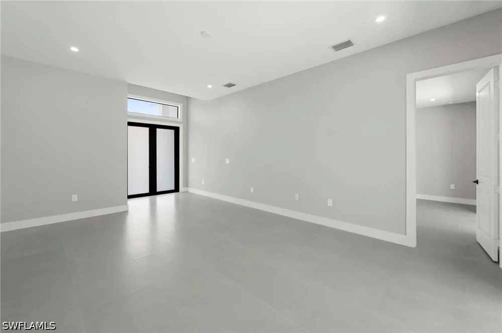 4th Street NW Naples, FL 34120
