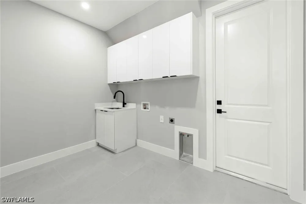 4th Street NW Naples, FL 34120
