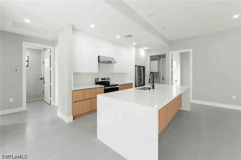 4th Street NW Naples, FL 34120
