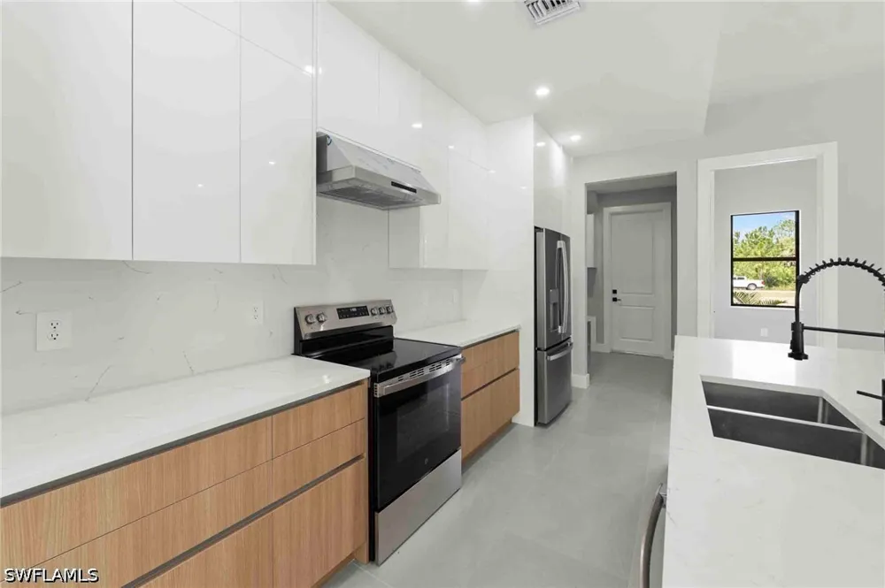 4th Street NW Naples, FL 34120