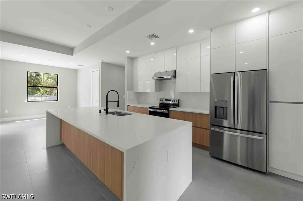4th Street NW Naples, FL 34120