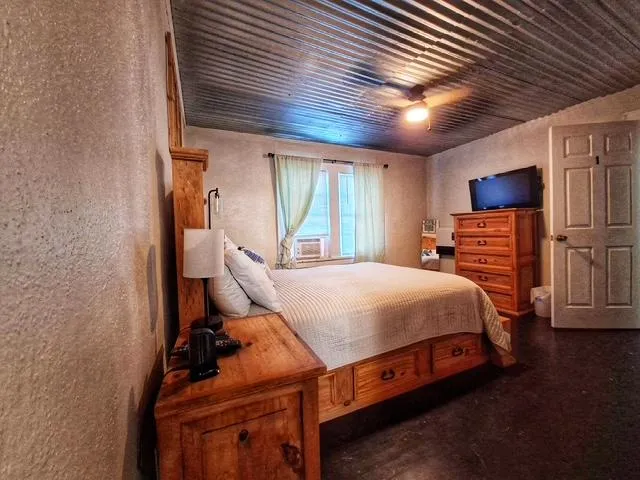 500 Hinckley Street Holdenville, OK 74848