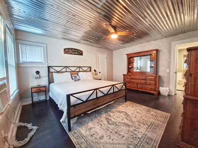 500 Hinckley Street Holdenville, OK 74848