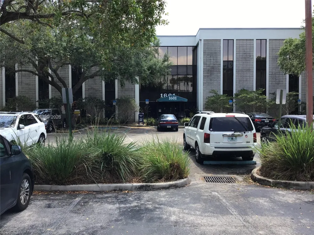 1601 Palm Ave #101 Pembroke Pines, FL 33026