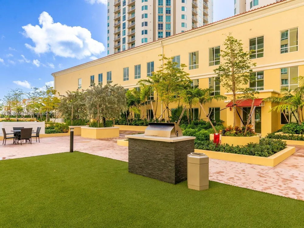 7350 SW 89th St #1411S Miami, FL 33156