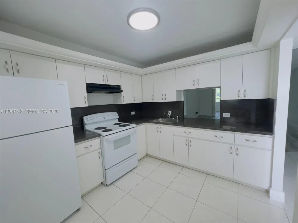 443 NE 195th St #338 Miami, FL 33179