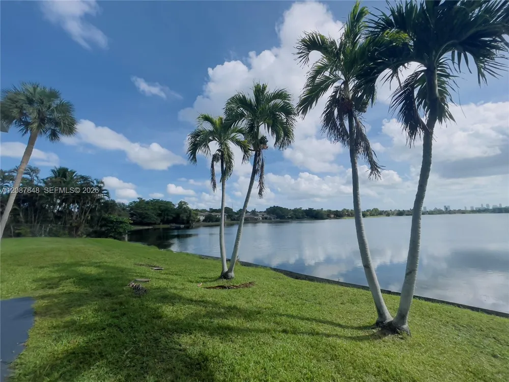 443 NE 195th St #338 Miami, FL 33179